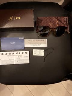 OAKLEY OO09242A サングラスのサムネイル