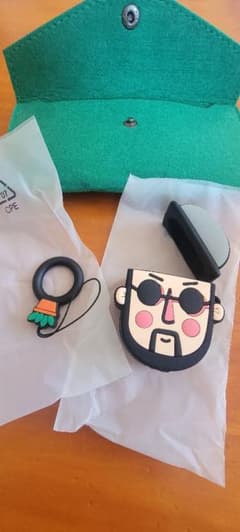 映画レオン AirPods シリコンケース イヤホンケース ストラップ付きのサムネイル