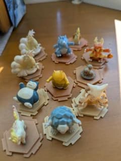 d*2様 ポケモン フィギュア まとめ売り 32体セットのサムネイル
