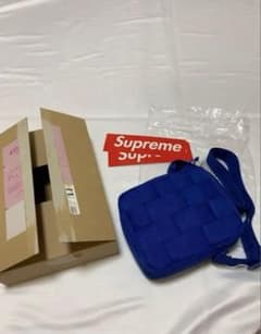 Supreme 青 メッシュ編み バッグのサムネイル