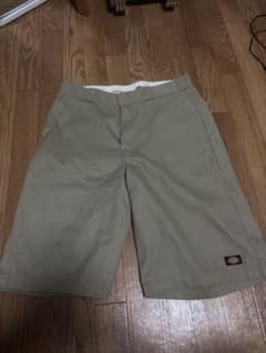t*d様 Dickies ルーズフィット ショートパンツ ベージュ 34のサムネイル