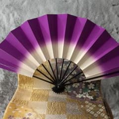伝統的な舞扇子 紫から白のグラデーション - メルカリ