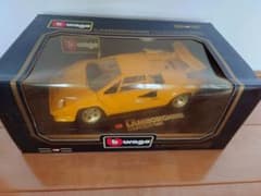Bburago Lamborghini Countach 1988 1/18 - メルカリ