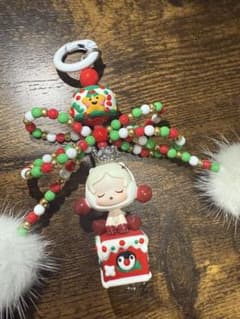 【クリスマス限定】POPMARTスカルパンダ ハンドメイドチャーム No.4のサムネイル