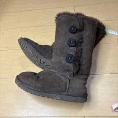 UGG ムートンブーツ ダークブラウン 3連ボタン 22cm アグもこもこブーツ