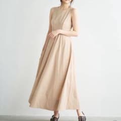 ノースリーブ バックオープン ロングワンピース ベージュのサムネイル