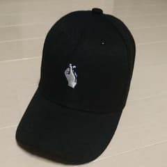 【指ハートキャップ 】韓国・ソウルで購入★黒キャップ★のサムネイル