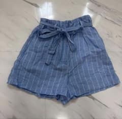 ブルー ストライプ ショートパンツ EUR 32のサムネイル