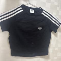 adidas クロップドTシャツ ブラック Sのサムネイル