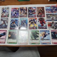ガンダム トレーディングカード 17枚 色々ですのサムネイル