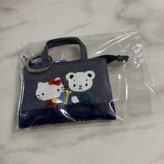 新品未開封】familiar ハローキティ ミニデニムバッグ - メルカリ