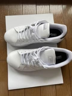 adidas アディダスのサムネイル