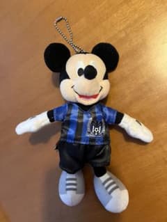 ガンバ大阪　ミッキーマウス サッカーぬいぐるみ キーチェーン付きのサムネイル