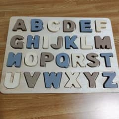 美品！木製アルファベットパズルのサムネイル