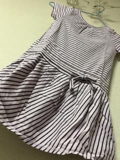 新品 未着用　購入時の袋入！OLD NAVY 半袖ボーダーワンピース　3才のサムネイル