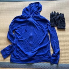 UVカットパーカー　青　フード付　Lサイズ 手袋付きのサムネイル