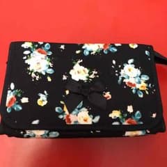 【未使用品】ナラヤNARAYA ポーチ 黒×花柄のサムネイル