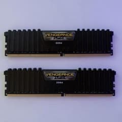 CORSAIR VENGEANCE LPX DDR4 メモリ 16GB ジャンク - メルカリ
