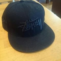 stussy スナップバック オールブラックのサムネイル