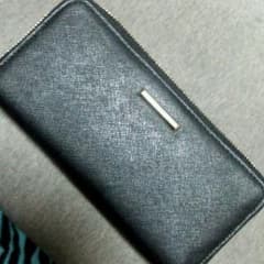 最終値下げ。AZUL by moussy 長財布のサムネイル