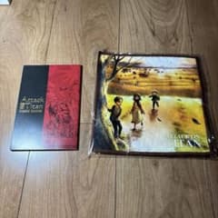 Attack Titan Commemorative original handkerchief and special booklet for the series finale.