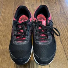リーボックreebokトーニングシューズ　ブラック 23.5cmのサムネイル