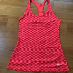 NIKE ナイキ　スポーツ　ヨガ　タンクトップのサムネイル