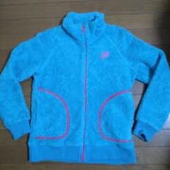 カエデ様専用　NIKEふわふわもこもこアウターのサムネイル