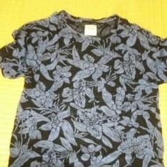 ZARAのTシャツのサムネイル
