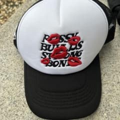 Pussy Builds Strong Bones メッシュキャップのサムネイル