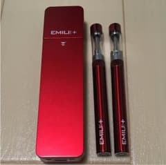 美品！ EMILI＋ 〔エミリプラス〕レッドのサムネイル
