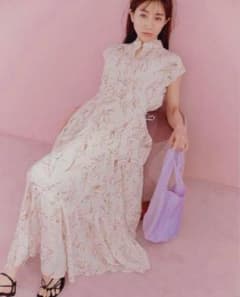 SNIDEL ティアードプリーツワンピース　田中みな実さん着用のサムネイル