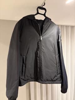 PRADA ブラック ダウンジャケット フード付き　SGM242 プラダ　ダウンのサムネイル
