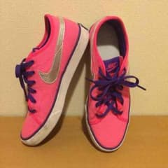 NIKEスニーカーのサムネイル