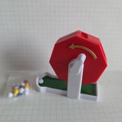 ミニチュア 抽選機 ガチャのサムネイル