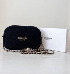 CHANEL シャネル　ノベルティ　ボア　エナメル　チェーンショルダーポーチ CHANEL ノベルティ ポーチ チェーンショルダーバッグ - メルカリ