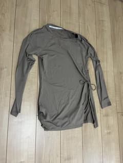 長袖 ヨガウェア トップス Lサイズ　　グレージュのサムネイル
