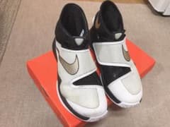 NIKE ハイパーレブのサムネイル