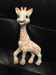 キリンのソフィーのサムネイル