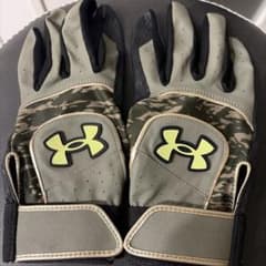 UNDER ARMOUR バッティンググローブ カモ柄サイズ24から25のサムネイル