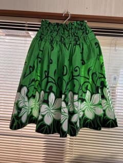 フラダンス用花柄スカート 緑色のサムネイル