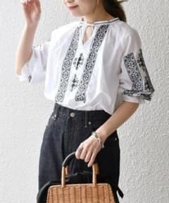 極美品✨定価1.6万❤️ 白 シップス 刺繍ブラウス◇ - メルカリ