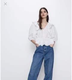★新品未使用★ zara フリルブラウス　白のサムネイル