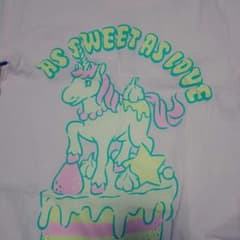リッスンフレーバー ユニコーン Tシャツのサムネイル