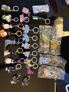 カプセルトイ めじるしアクセサリー 大量セットのサムネイル