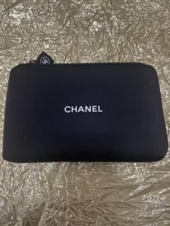 【CHANEL】ロゴ入りファスナー付ポーチ ブラックのサムネイル