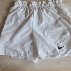 NIKE テニス用ショートパンツ ホワイトのサムネイル