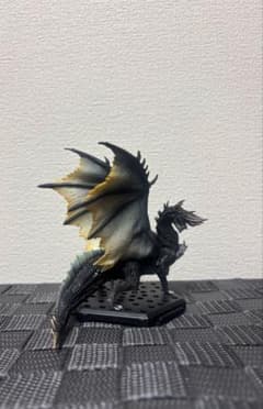 モンスターハンター　アルバトリオン　フィギュアのサムネイル