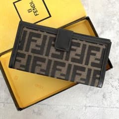 美品✨FENDI 長財布 ズッカ キャンバス FF ロゴ レザー ブラウン FENDI（フェンディ） 二つ折り長財布 ズッカ キャンバス/レザー