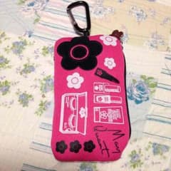 小銭と定期とか入りますのサムネイル